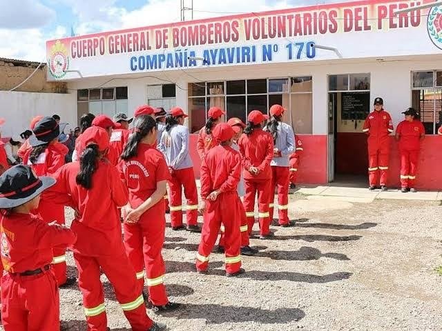Compañía de Bomberos N.° 170 de Ayaviri estrena nuevo local